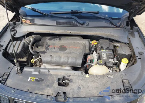 2018 Jeep Compass Altitude 4X4 z USA, uszkodzony, nr VIN 3C4NJDBB6JT403168